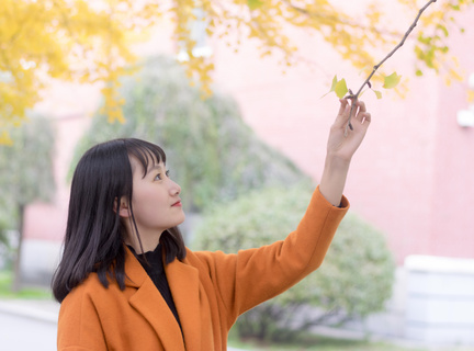 重阳聚二中，共话岁月情