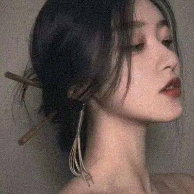 区长否认酒后搂抱他人妻子