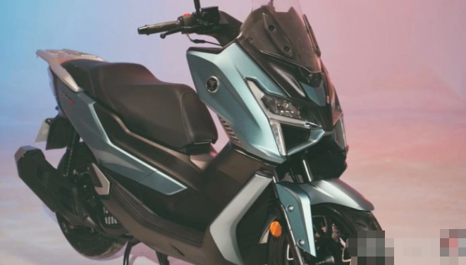 无极 SR 150 GT 中型踏板发布，该款摩托车有哪些亮点？