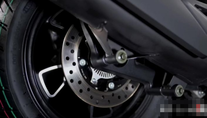 无极 SR 150 GT 中型踏板发布，该款摩托车有哪些亮点？