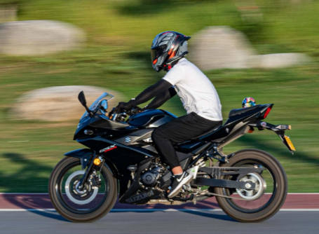 驾驶重型摩托车有哪些注意事项？安全装备最重要！
