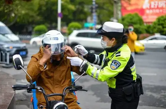 关于2022年6月1日起骑乘电动自行车需要佩戴头盔大家有什么看法？