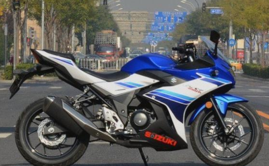 《三万以内的摩托车跑车》豪爵铃木GSX250R，搭配高科技防盗电门锁，售价26680元