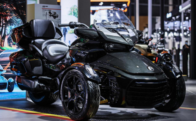庞巴迪spyder摩托车：BRP庞巴迪全新Spyder F3系列28.6万元起售