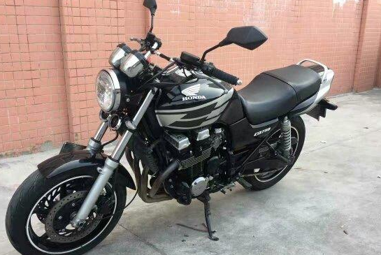 本田全新摩托车750(本田750摩托车报价及图片)